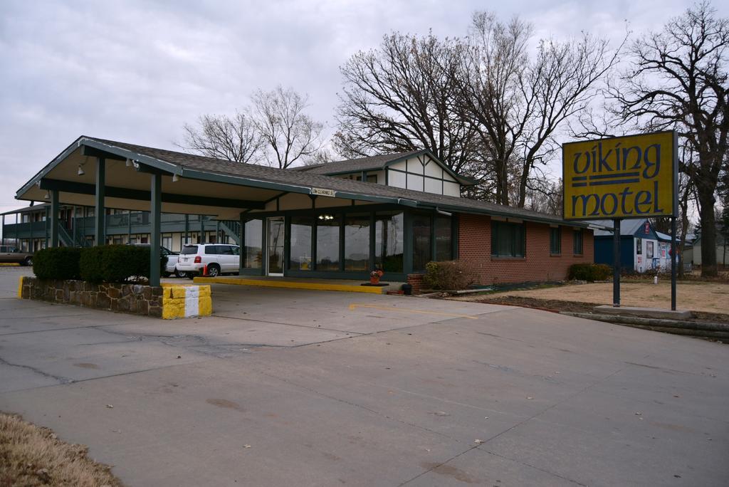 Viking Motel Lindsborg Eksteriør billede