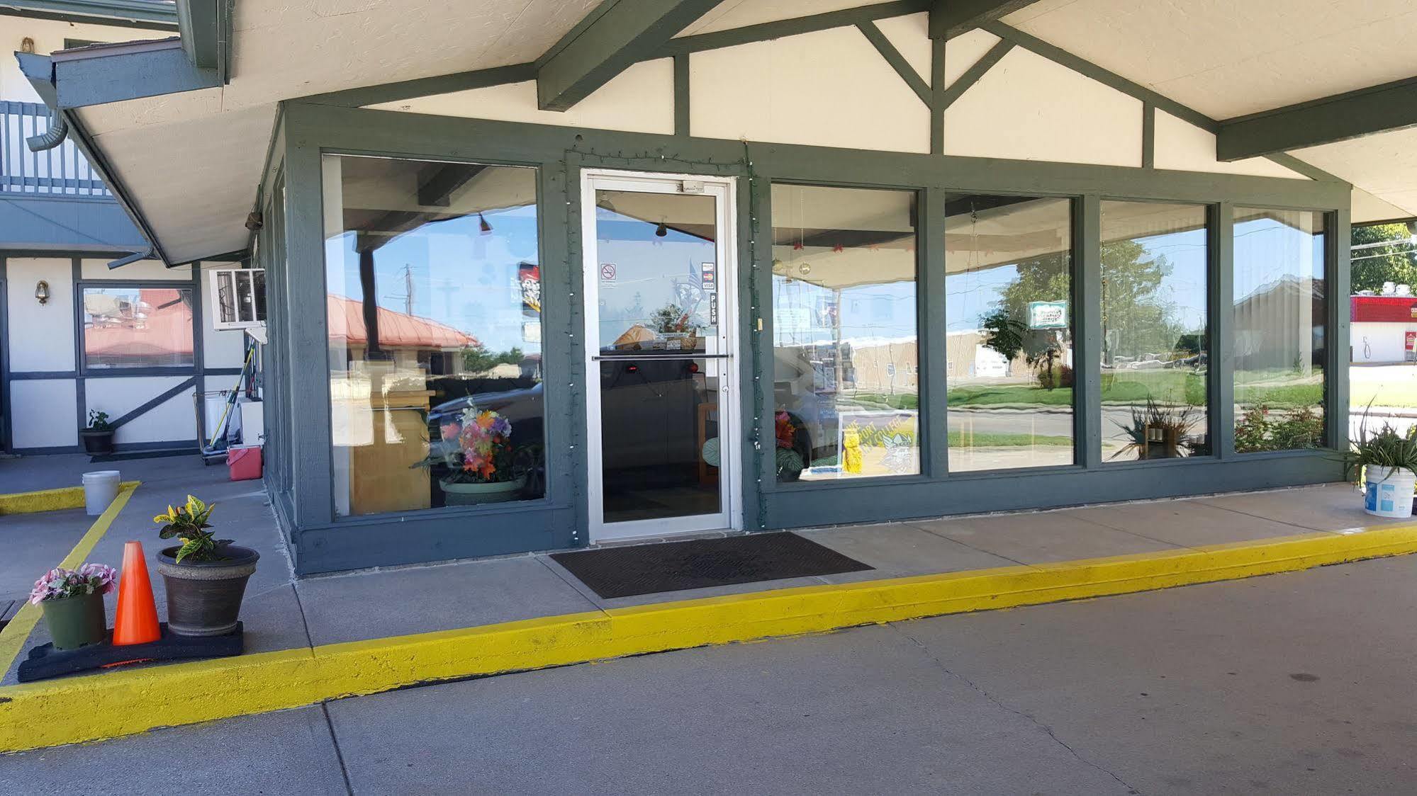 Viking Motel Lindsborg Eksteriør billede