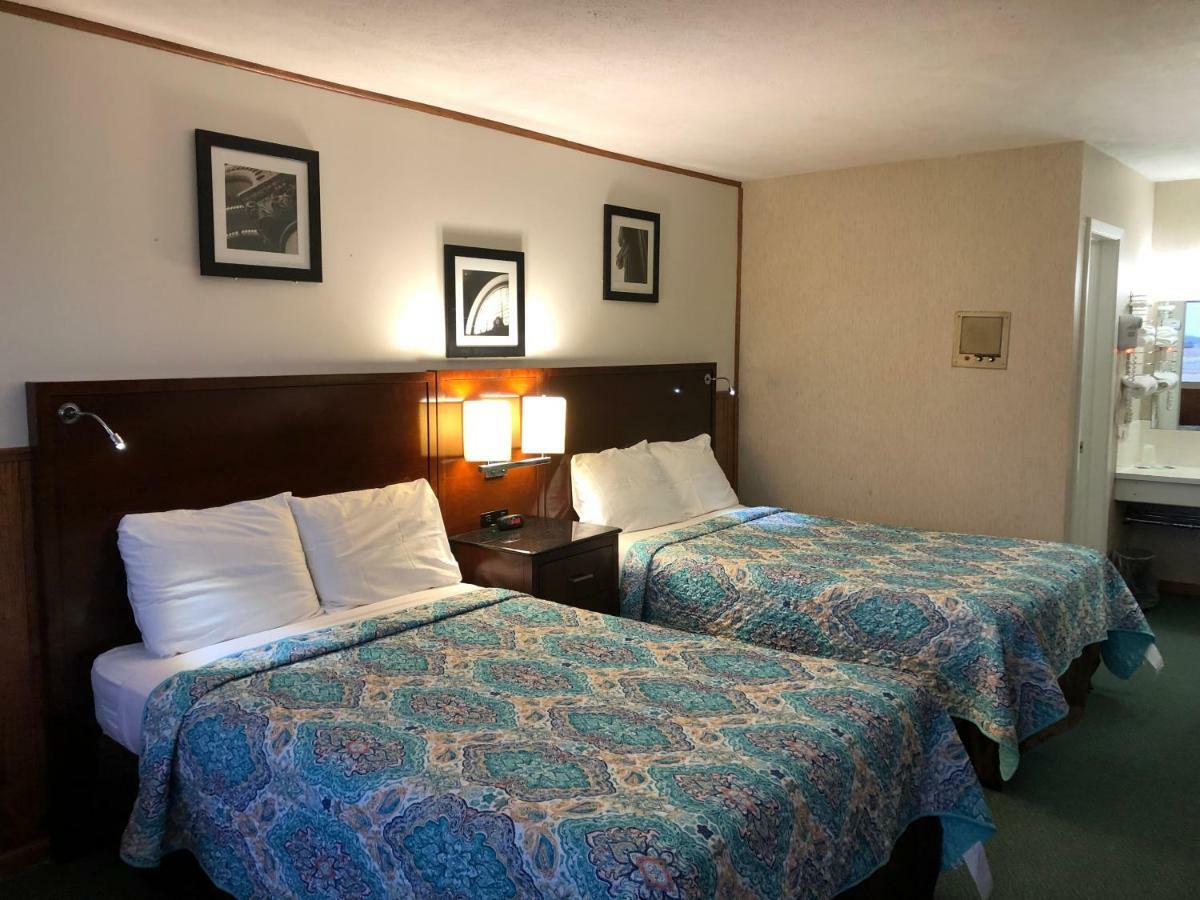 Viking Motel Lindsborg Eksteriør billede